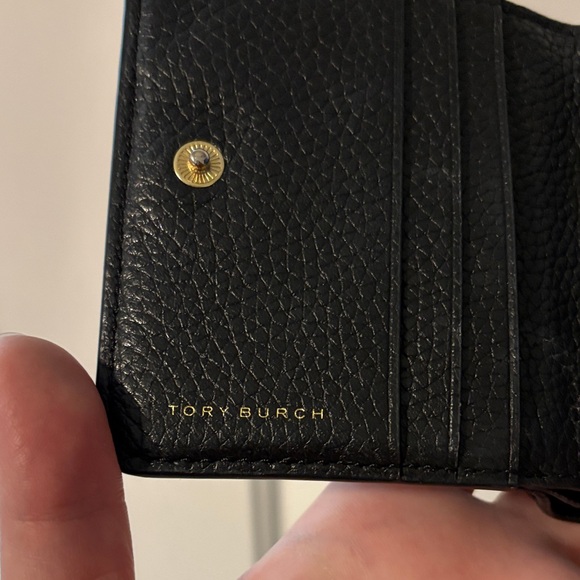 Tory Burch Black Textured Leather Wallet - Picture 5 of 12